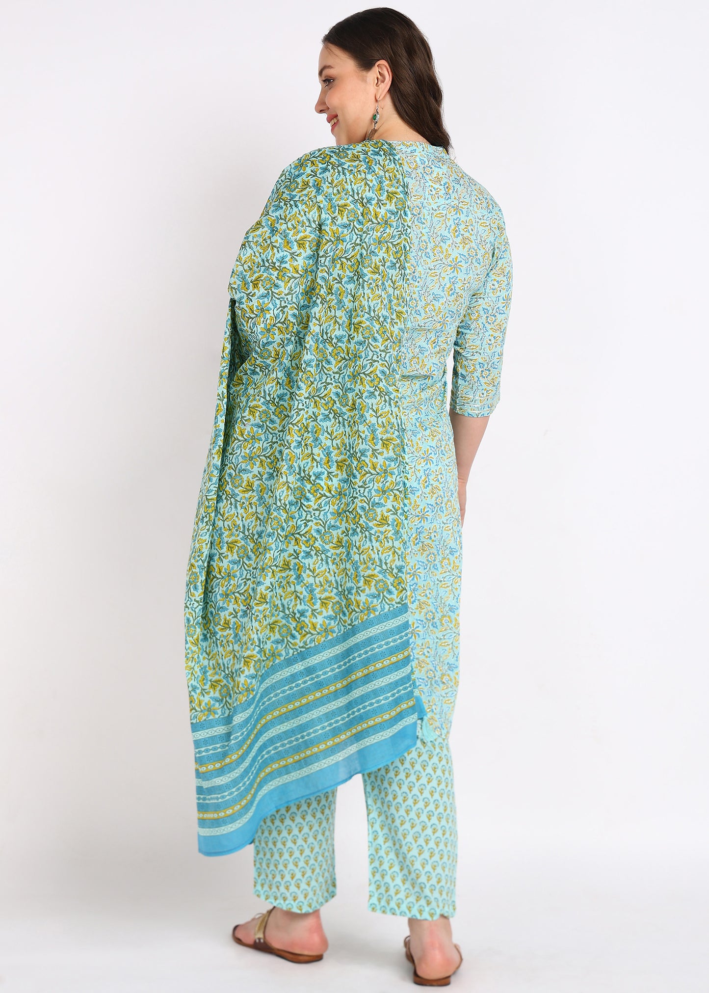 Floral Printed Straight Kurti – Elegant Embroidery & Coordinated Set