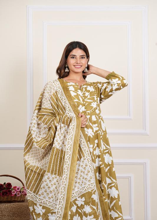 Plus Size Kurta Women's Cotton Ankle Length Notch Neck 3/4 Sleeves Floral Print Mirror Work Anarkali With Pant And Duptta