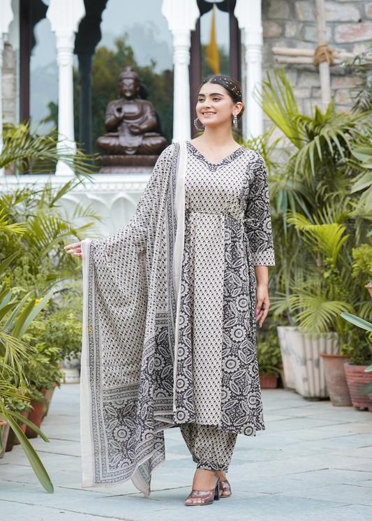 Plus Size Kurta Women's Floral Printed Anarkali Kurta with Pant Set & Dupatta