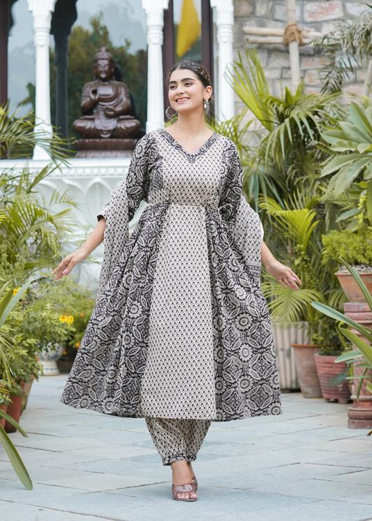 Plus Size Kurta Women's Floral Printed Anarkali Kurta with Pant Set & Dupatta