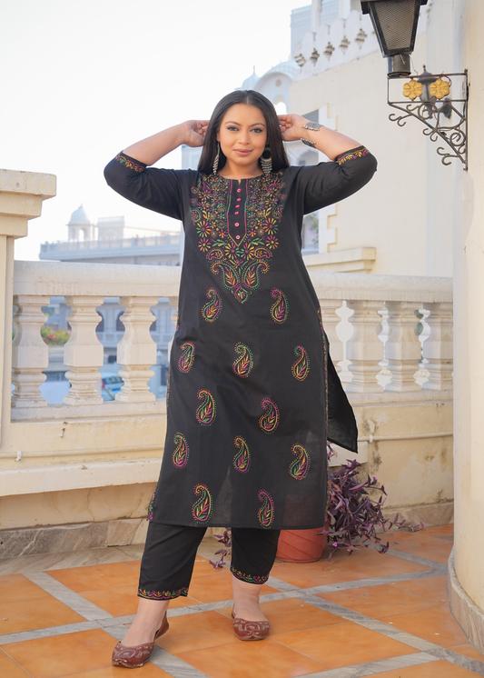 Plus Size Kurta Women's Black Plus Size Cotton Chicken Embroidery Printed Straight Kurta Set (Black)