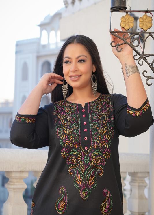 Plus Size Kurta Women's Black Plus Size Cotton Chicken Embroidery Printed Straight Kurta Set (Black)