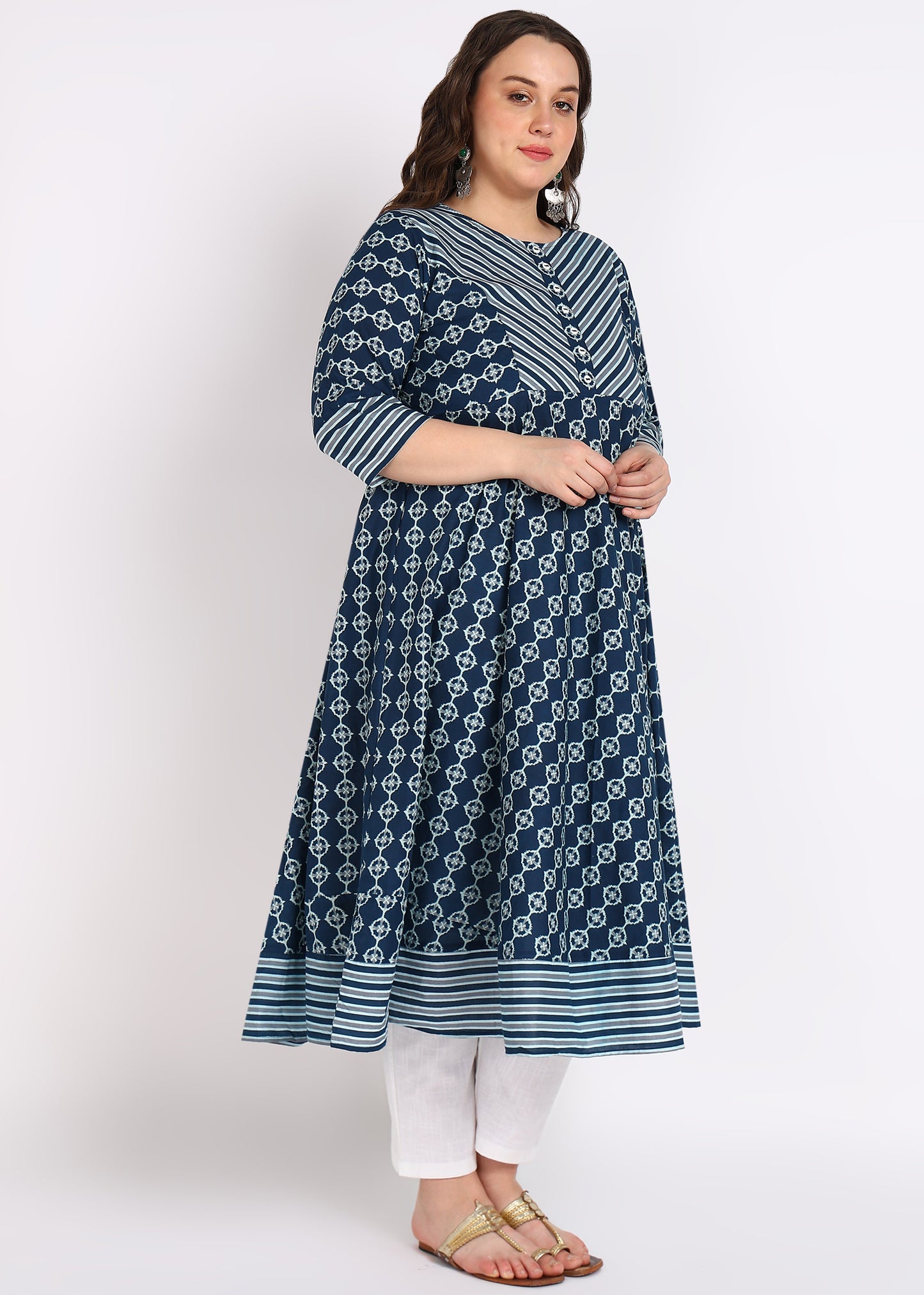 Elegant Blue Plus Size Kurta – Chic Geometric Patterns & Flattering Fit
