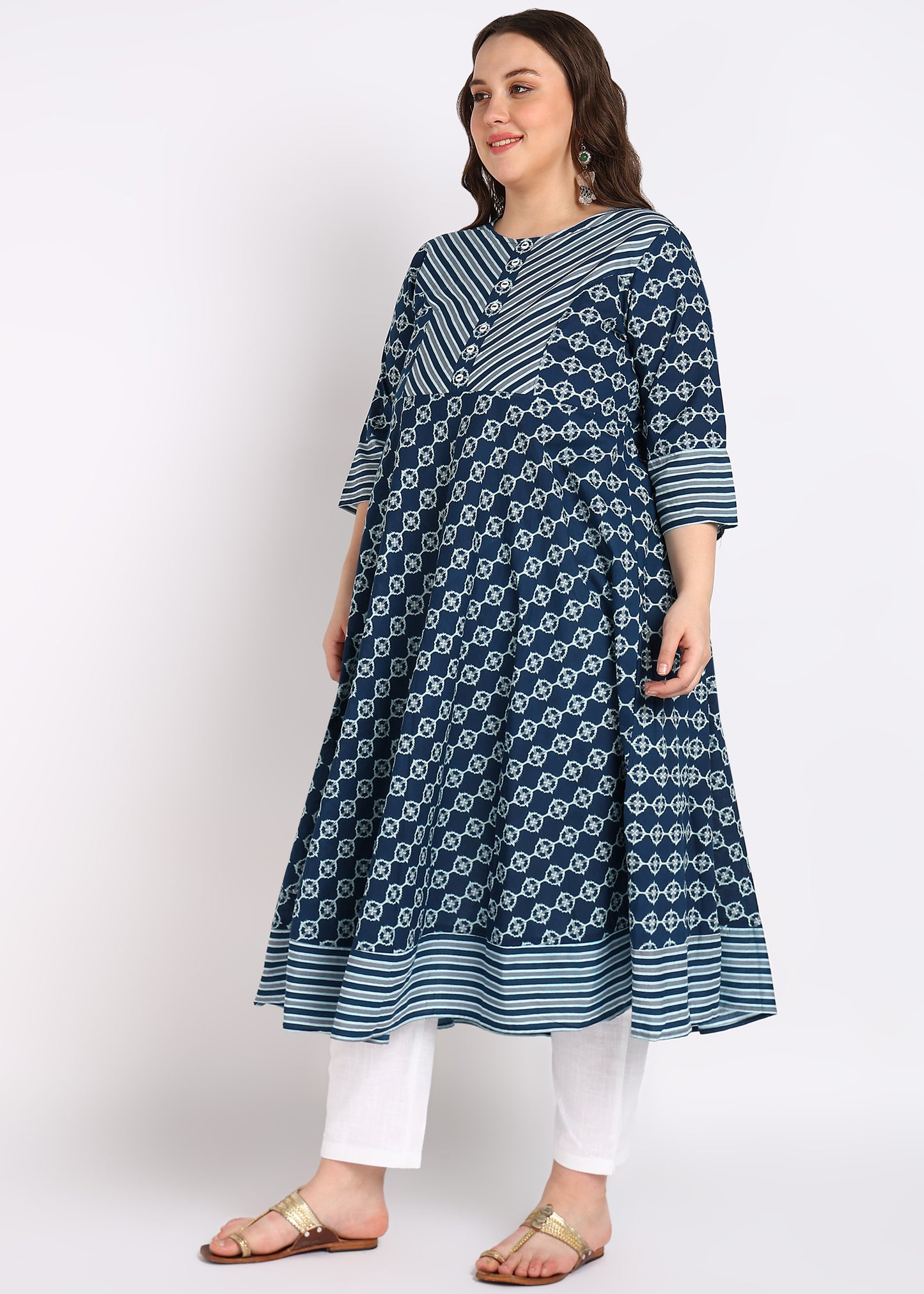 Elegant Blue Plus Size Kurta – Chic Geometric Patterns & Flattering Fit