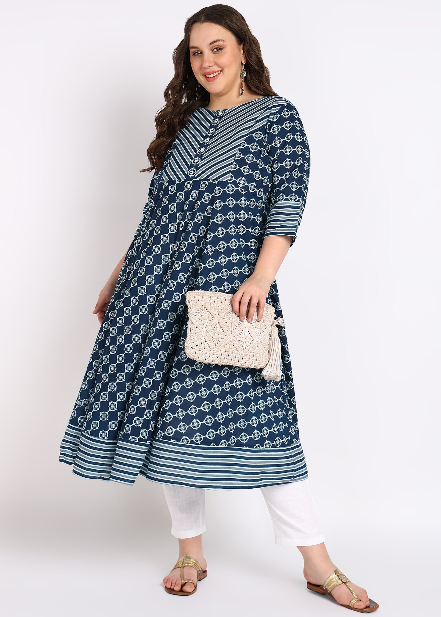 Elegant Blue Plus Size Kurta – Chic Geometric Patterns & Flattering Fit